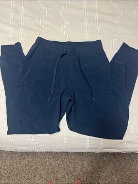 Navy Carhartt Women’s Scrub Jogger Pants size Small
